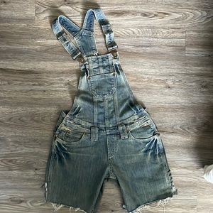 Overall shorts